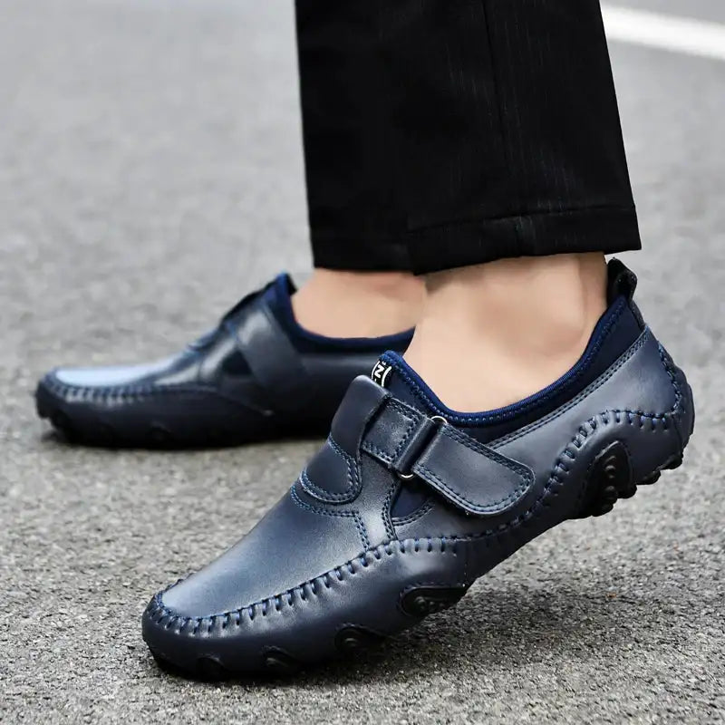 Italian Brand Men's Loafers Slip-on White Leather Shoes British Style Moccasin Shoes Formal Comfortable Soft-soled Casual Shoes LuxVrouw