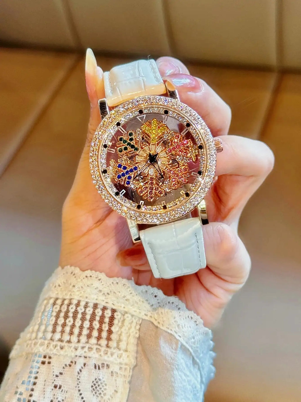 1 Piece of an Upgraded Version of a Dazzling, Fashionable, and Luxurious Women's Watch, Featuring Colorful Rhinestone Quartz Watch, with a Charming Rotating Colorful Snowflake Dial, Stainless Steel Case, Durable Leather Strap LuxVrouw