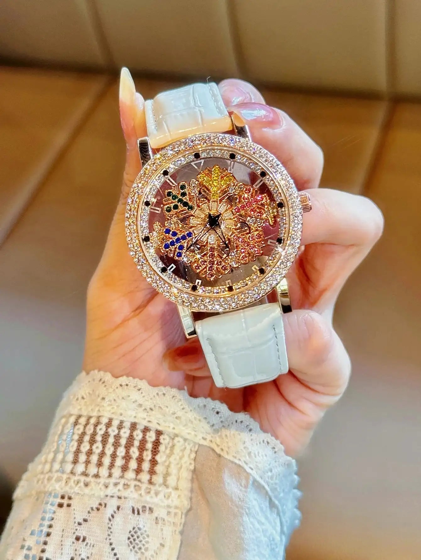 1 Piece of an Upgraded Version of a Dazzling, Fashionable, and Luxurious Women's Watch, Featuring Colorful Rhinestone Quartz Watch, with a Charming Rotating Colorful Snowflake Dial, Stainless Steel Case, Durable Leather Strap LuxVrouw