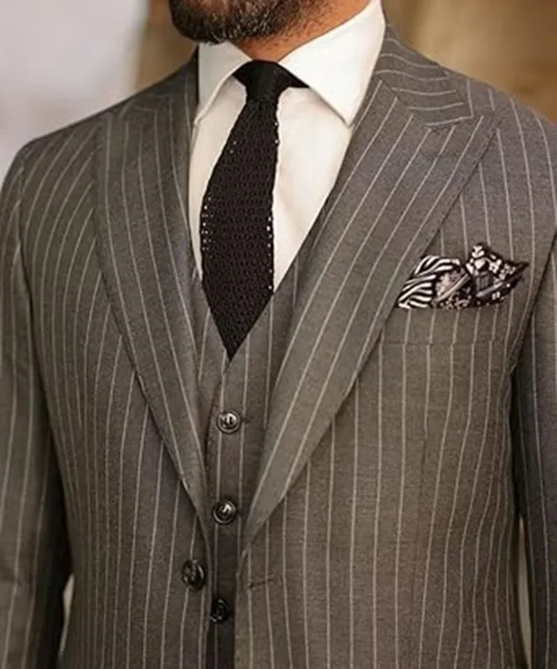 Costume 3 Pièces Homme Slim Rayures Revers Poiné – Mariage, Business & Cérémonie | LuxVrouw