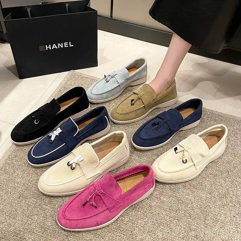 Women's shoes, with a stylish British design, comfortable and practical flat shoes. LuxVrouw